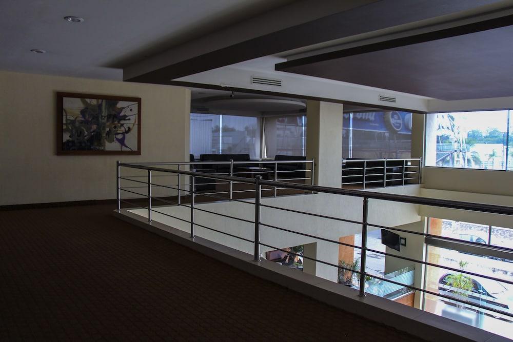 Hotel Soleil Business Class Celaya Экстерьер фото