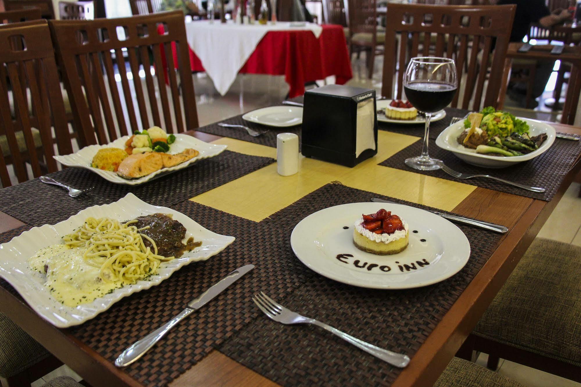 Hotel Soleil Business Class Celaya Экстерьер фото