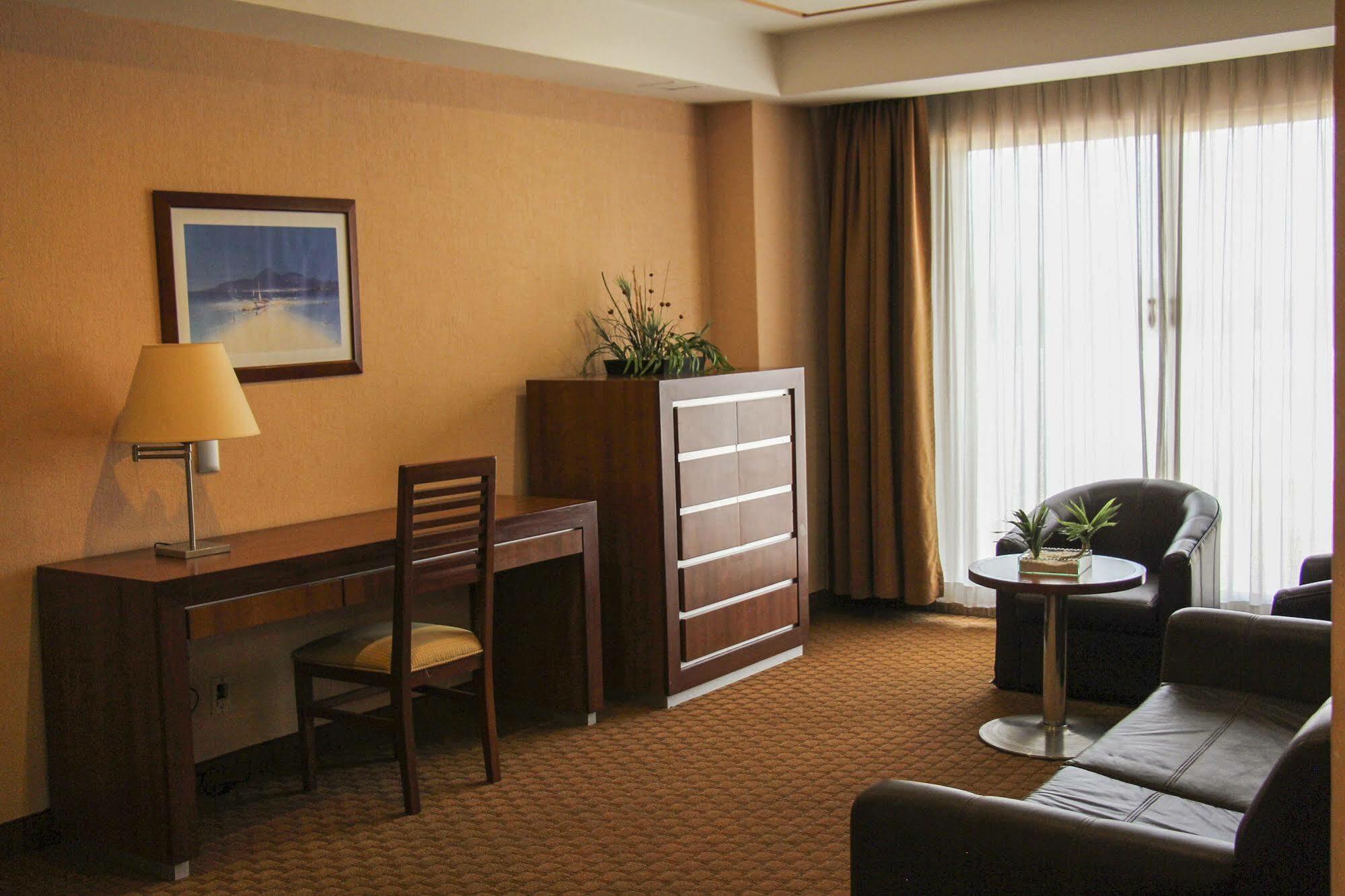 Hotel Soleil Business Class Celaya Экстерьер фото